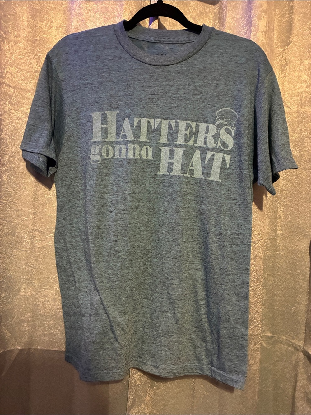 Heather Gray Disney parks 'Hatter's Gonna Hat' Graphic Tee - Men's Casual Shirt